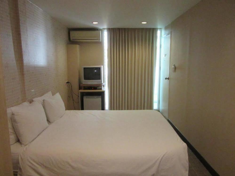 Urban House Hotel Bangkok Kültér fotó