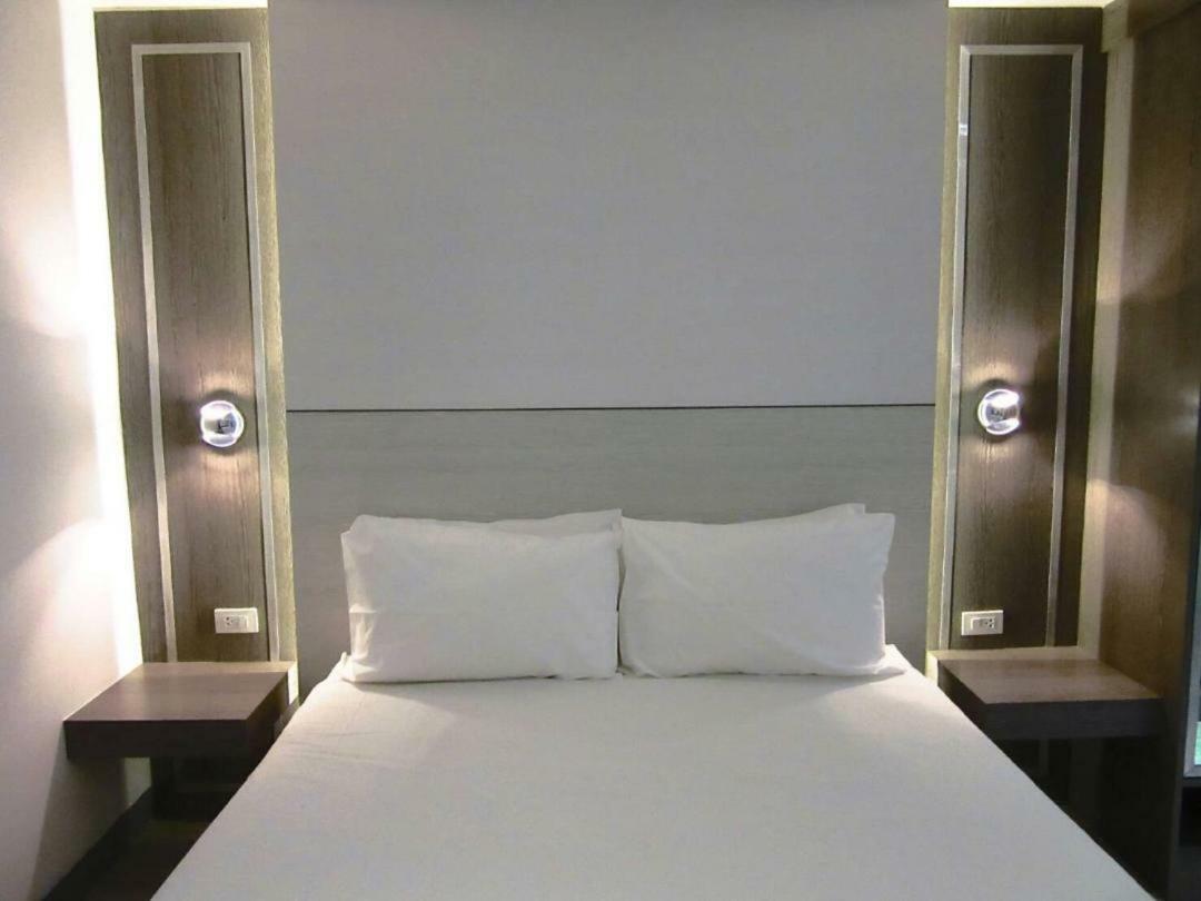 Urban House Hotel Bangkok Kültér fotó